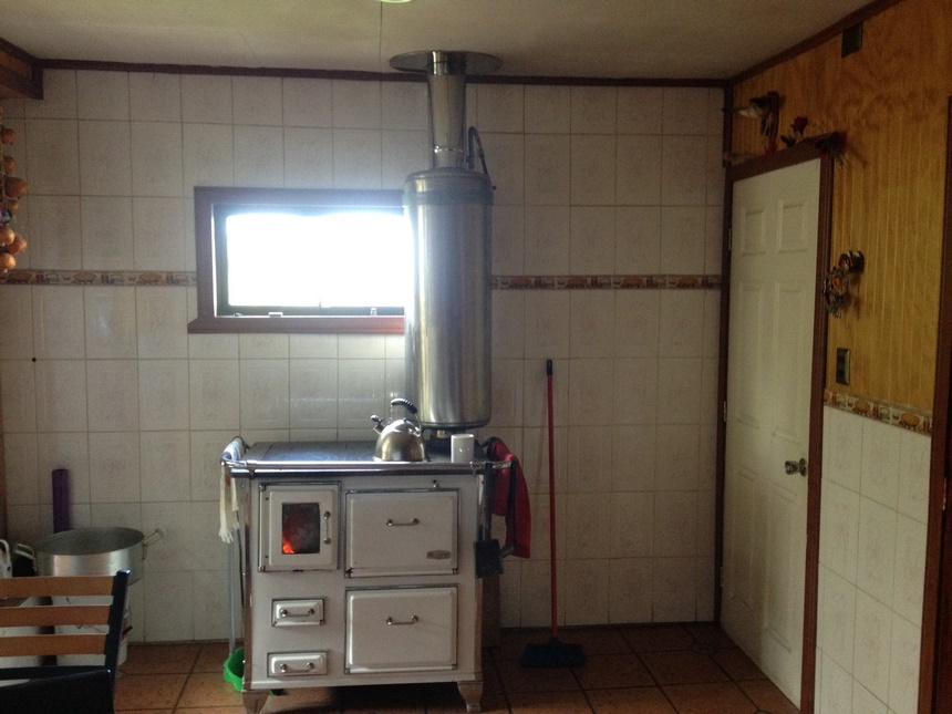 Fotografía 4 de Residencial en Melinka en Guaitecas, Aysen