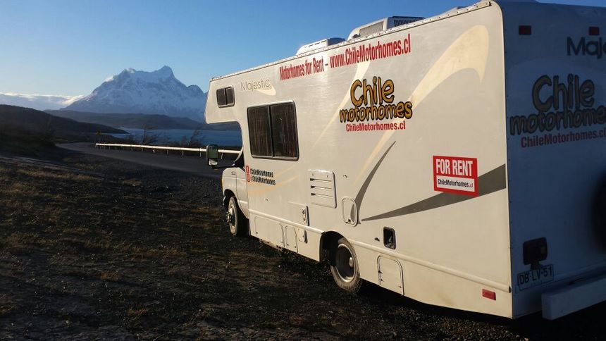 Fotografía 3 de Motorhome & Camper Rental en Chile en Paine, Metropolitana