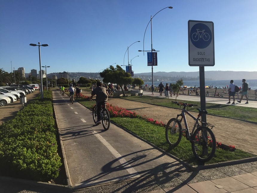 Fotografía 3 de PASEO EN BICICLETA GUIADO POR VIÁA DEL MAR & VALPARAISO en Viña Del Mar, Valparaiso