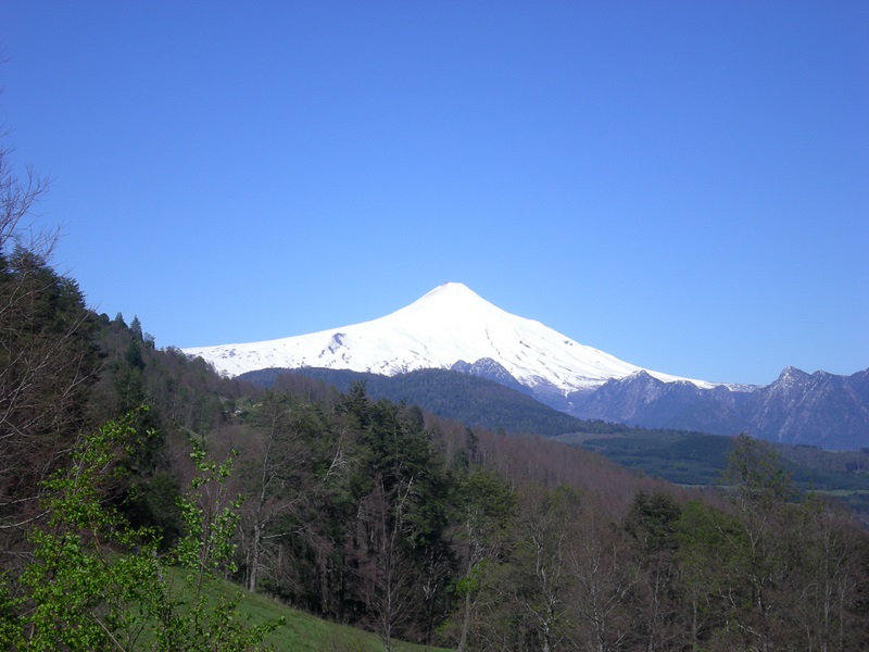 Hiking Santuario El Cañi & Termas Huife en Pucon, Araucania