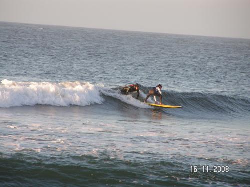 Fotografía 5 de Clases de Surf en Pelluhue, Maule