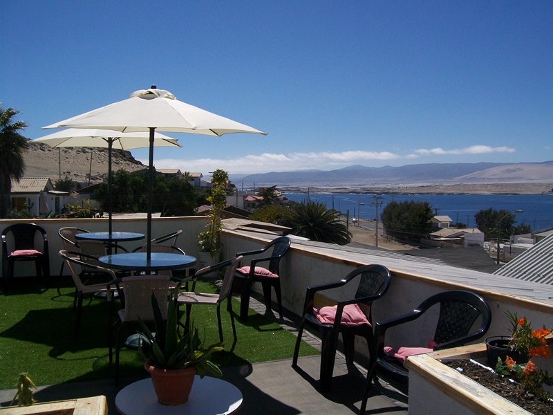 Hostal en Caldera, terraza con vista panorímica a la bahía. en Caldera, Atacama