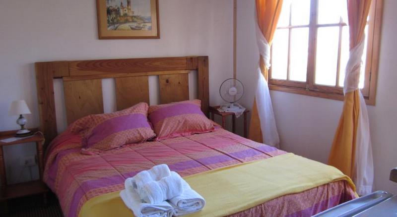 Fotografía 5 de Hostal en Caldera, terraza con vista panorímica a la bahía.  en Caldera, Atacama