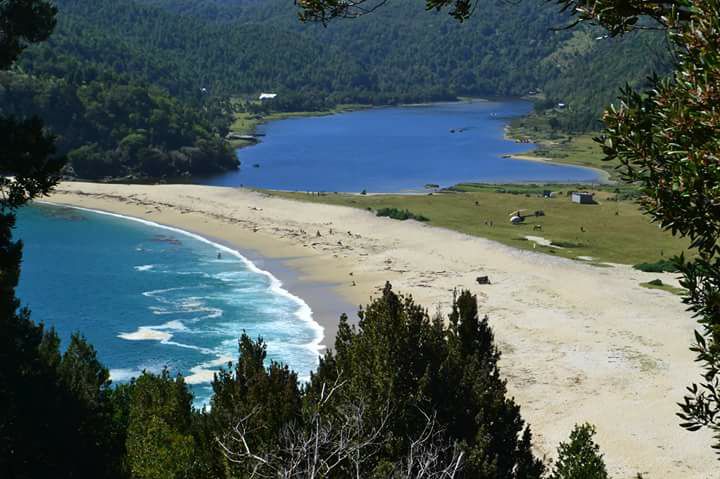 Fotografía 11 de Caleta Condor chile en Rio Negro, Los Lagos