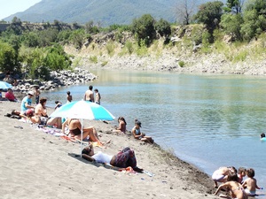Agrocamping, quincho, zona de eventos y playa natural. en San Fabian, Bio Bio